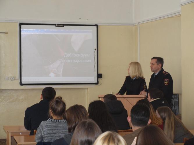 В Челябинской области госавтоинспекторы проводят лекции и семинары для разных возрастных групп