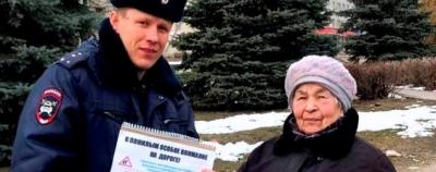 О правилах дорожной безопасности брянские автоинспекторы рассказывают участникам дорожного движения пенсионного возраста