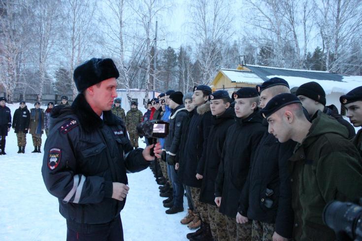Автоинспекторы провели краш-тест зависимости тормозного пути автомобиля от его скорости для тюменских подростков