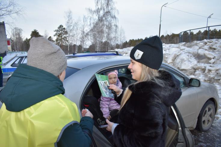 Томские родители проверили правильность перевозки детей-пассажиров и наличие световозвращателей у детей-пешеходов