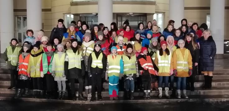 В Татарстане в преддверие весенних каникул состоялся яркий массовый флешмоб, участие в котором приняли школьники учебных заведений и общественная организация«Молодая гвардия»