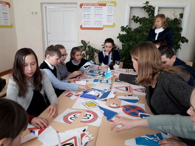 В Петровском районе автоинспекторы провели профилактическое мероприятие для сельских школьников
