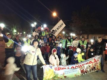 Социальную кампания «Стань заметней на дороге!» на Ставрополье закрыл ночной танцевальный флешмоб