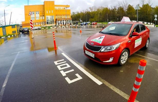 У автошкол появится новая обязанность