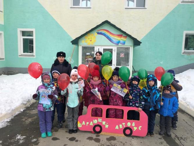 Сотрудниками долинской ГИБДД проведено мероприятие «Шагающий автобус»