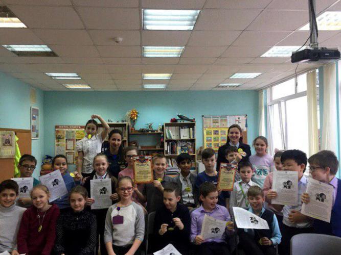 Сотрудники Госавтоинспекции проводят уроки безопасности с детьми