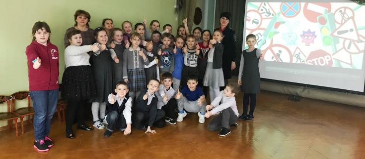 Профилактическую беседу с детьми провели сотрудники столичной Госавтоинспекции
