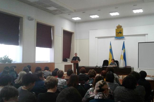 В Улан-Удэ автоинспекторы обсудили с представителями органов образования вопросы безопасности юных участников дорожного движения