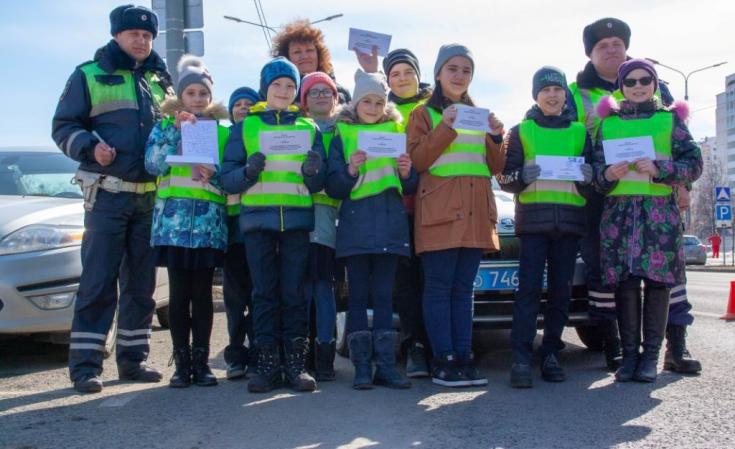 Ученики Зеленоградских школ написали письма водителям