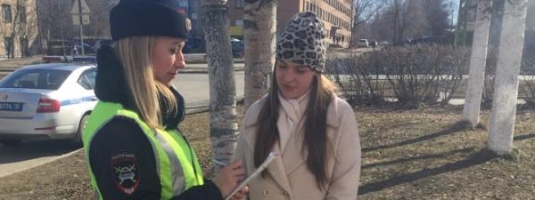 Госавтоинспекторы Карелии выяснили мнение пешеходов об использовании световозвращателей