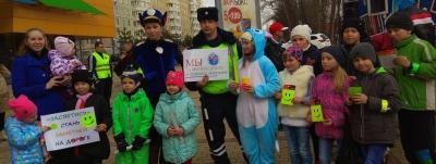 Сотрудники подмосковной Госавтоинспекции в торгово-развлекательных центрах провели тематические акции по безопасности детей-пассажиров