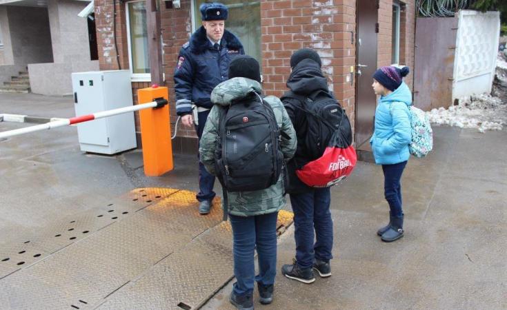 На западе Москвы подвели итоги профилактического мероприятия «Маленький пешеход»