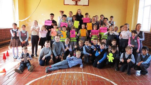 Сотрудники Госавтоинспекции провели конкурс «Папа, мама, я - знающая ПДД семья!»
