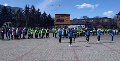 В Приамурье представители отрядов ЮИД привлекли внимание общественности к соблюдению ПДД при помощи танцевального флешмоба 16 Апреля  06:26
