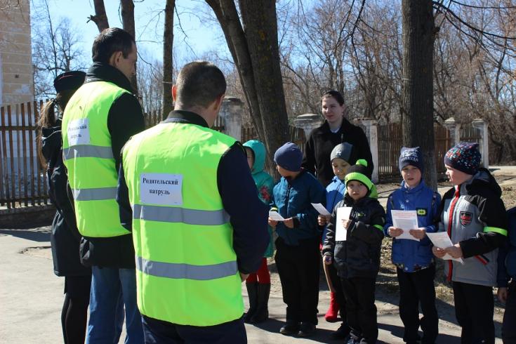 В Волжске вблизи школы дежурит «родительский патруль»