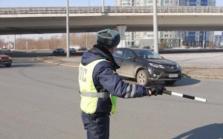 В ТАТАРСТАНЕ ГИБДД УСТРОИТ «ОХОТУ» НА ВОДИТЕЛЕЙ С МОБИЛЬНИКОМ ЗА РУЛЕМ