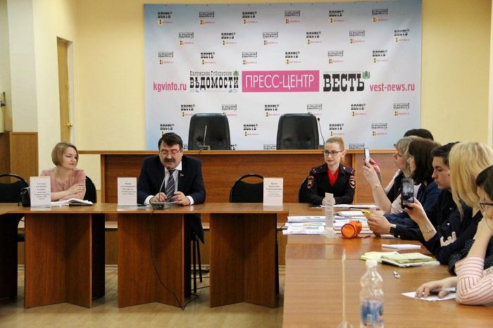 Сотрудники Управления ГИБДД приняли участие в работе круглого стола «Перспективы развития школьных пресс-центров»