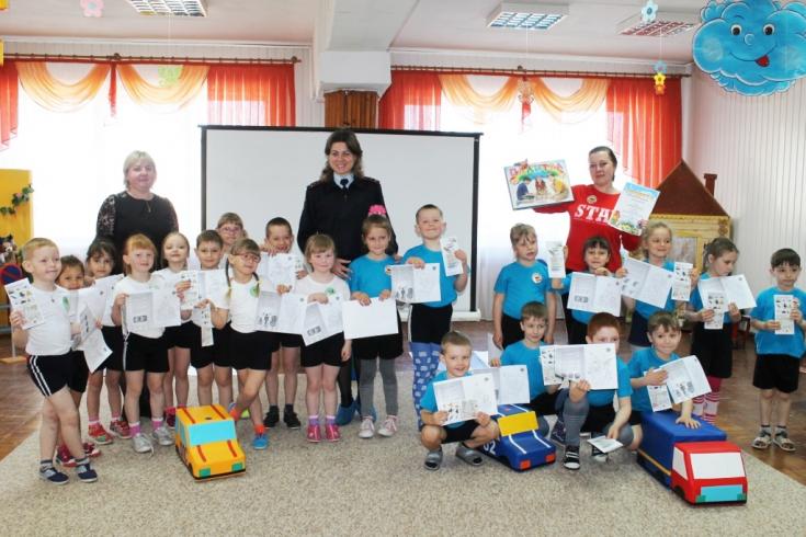 Квест – игра «Азбука правил дорожного движения» прошла в детском саду города Нестерова