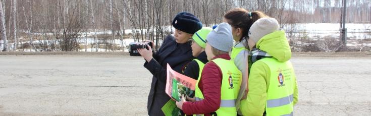 В Томской области дети напомнили водителям, что каждый дорожный знак установлен не просто так