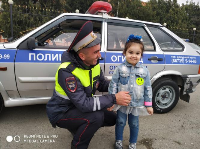 Сотрудники Госавтоинспекции Кировского района Северной Осетии провели акцию "Засветись – стань заметнее на дороге"