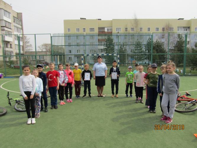 Сотрудники Госавтоинспекции Ржевского района провели для школьников конкурс «Безопасный велосипед»