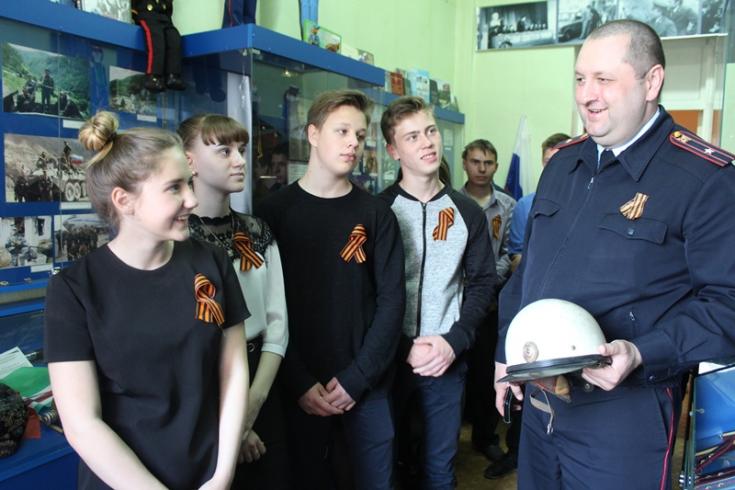 ЮИДовцы одной из школ города Минусинска посетили музей отдела полиции накануне Дня Великой победы