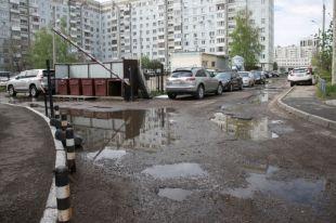 Власти пообещали отремонтировать разбитые дворы по ул. Четаева в Казани