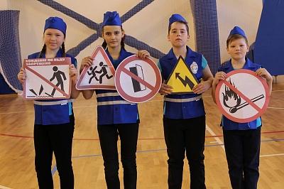 Сотрудники поронайской Госавтоинспекции приняли участие в проведении «Праздника безопасности»