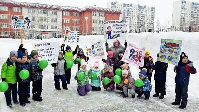 Госавтоинспекторы Югры проводят профилактические мероприятия с юными участниками дорожного движения