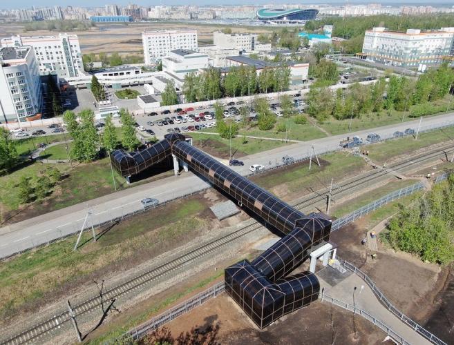 В Казани открыли переход через железнодорожные пути и автодорогу к онкодиспансеру