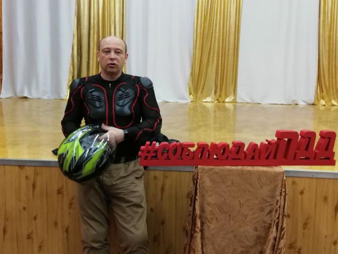 В Великом Новгороде сотрудники Госавтоинспекции начали старт проведения серий мероприятий «Мотоцикл - не игрушка!».