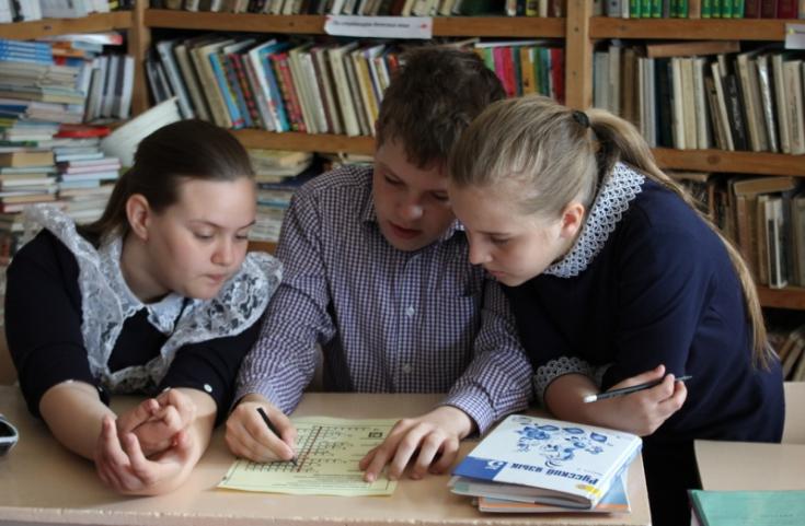 В отдаленных районах Красноярского края более ста школьников разгадали кроссворд по правилам дорожного движения