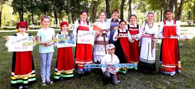 В Белгородской области участники музыкального фестиваля провели флешмоб «Без вас не получится»