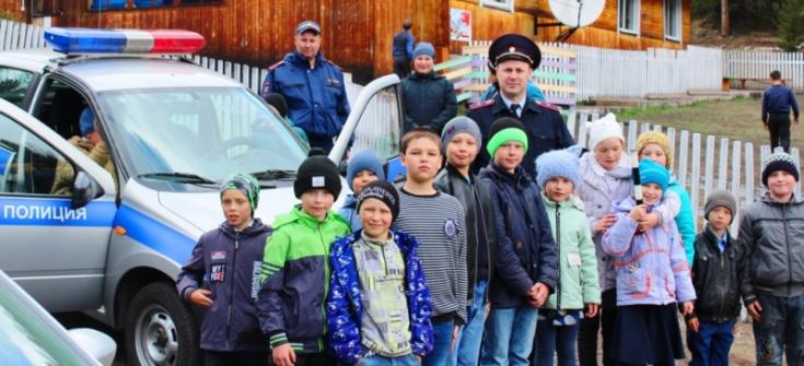 Госавтоинспекторы Шушенского района провели беседы с учениками отдаленных притаежных школ