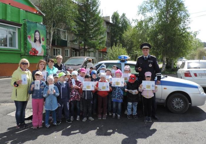 В Кабанском районе будущие школьники провели акцию «Детству – безопасные дороги»