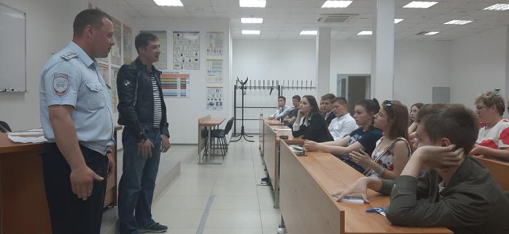 Курские Госавтоинспекторы провели урок «Лето без ДТП»
