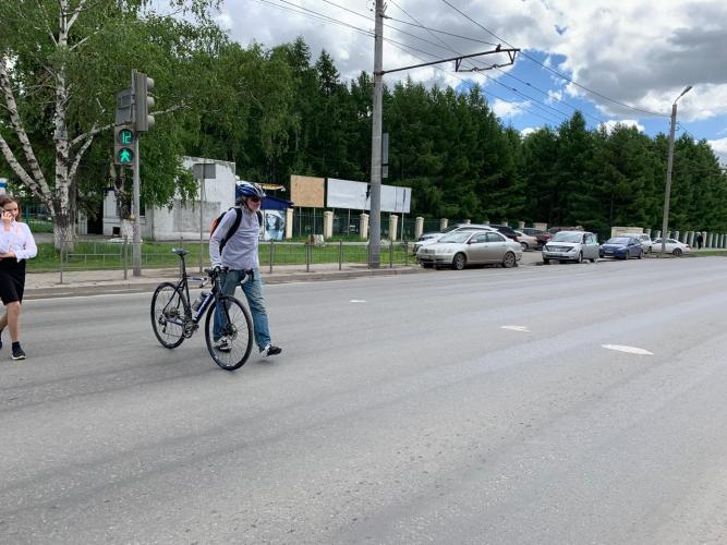 Сотрудники Госавтоинспекции вблизи одного из парков областного центра провели акцию «Безопасное вело-лето!»