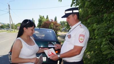 На Кубани автоинспекторы напоминают родителям о важности выбора детского удерживающего устройства