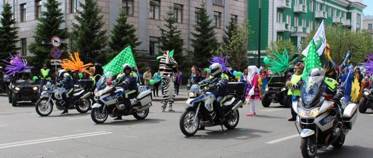 Автоинспекторы Красноярского края приняли участие в карнавале, посвященном Дню защиты детей