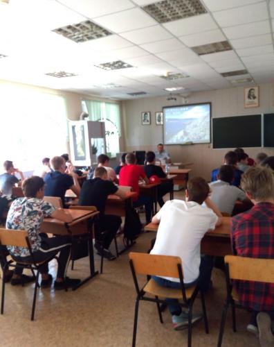 Липецким студентам напомнили о средствах пассивной защиты детей-пассажиров