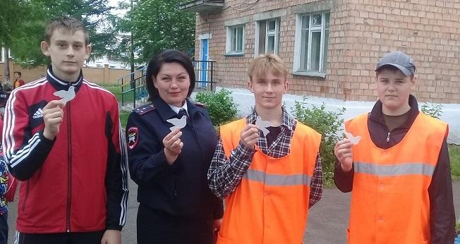 В Назарово пешеходы получили в подарок «светящихся» голубей