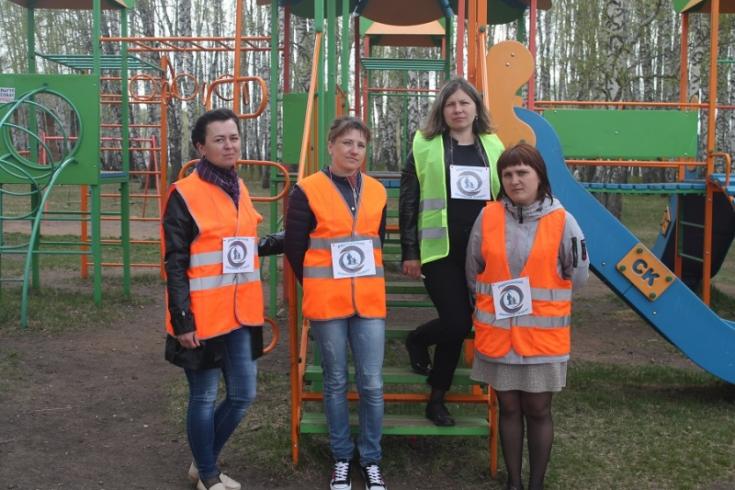 В Назаровском районе родительская общественность проверяет детские игровые площадки