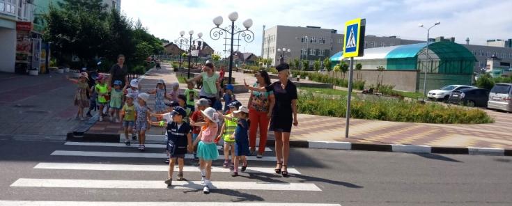 В Белгородской области будущие первоклассники осваивают навыки безопасного поведения в реальных дорожных условиях