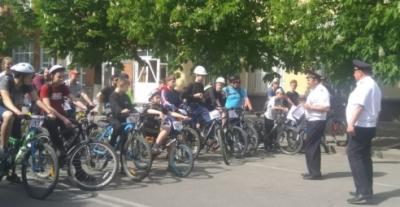 В Майкопе детям напомнили о важности использования защитных аксессуаров во время велопрогулок