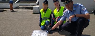 В Кирове у пешеходных переходов появились информационные надписи, рекомендующие соблюдать меры безопасности