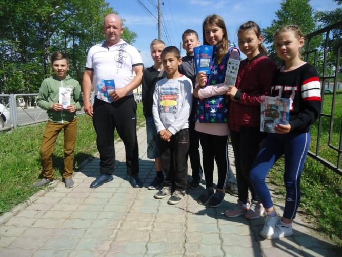 Сотрудники ГИБДД Долинска призвали водителей соблюдать скоростной режим