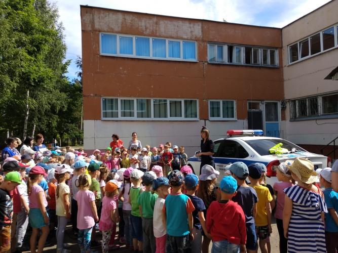 Знакомство с ПДД в детском саду.