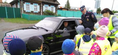 Тюменские автоинспекторы и «родительский патруль» проводят видеопрактикумы для будущих первоклассников