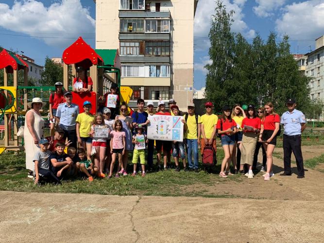Дворовые вожатые в Якутии выступили волонтерами в обучении Правилам дорожного движения