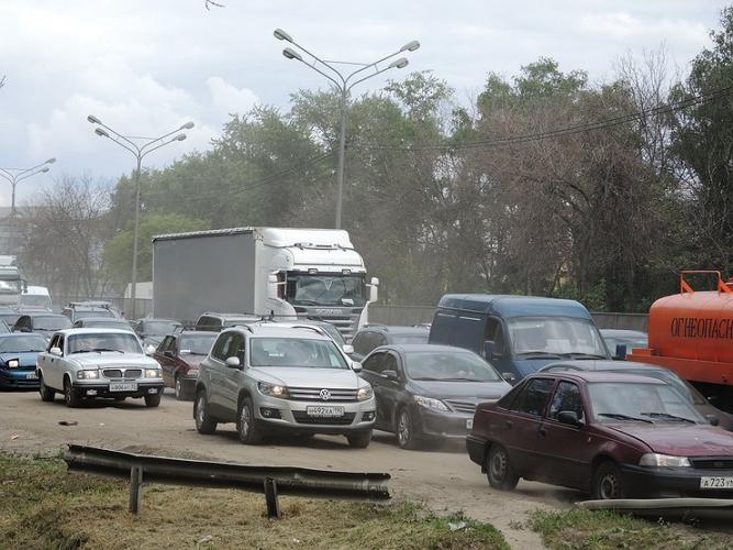 Пять пунктов ПДД, которые водители могут безнаказанно нарушать на глазах ГИБДД
